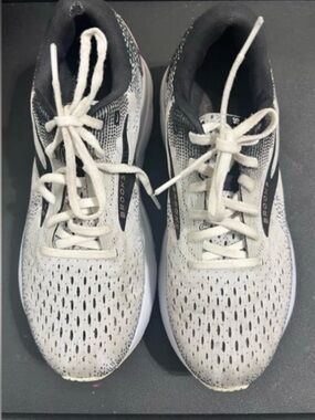 PRE-LOVED Brooks Ghost 16 Womens Size 8 Running Walking Gym Shoes Lt GrayBlack